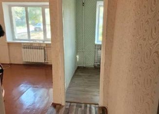 Продаю 2-комнатную квартиру, 42.6 м2, поселок Углегорский, Строительный переулок, 18