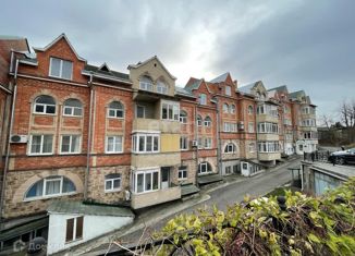 Продаю 5-комнатную квартиру, 197 м2, Железноводск, улица Михальских, 4