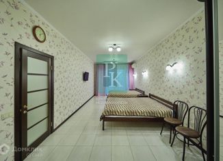 Продается 2-комнатная квартира, 75.9 м2, посёлок городского типа Кача, улица Авиаторов, 1Гк5