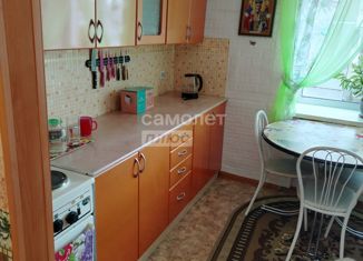 Продаю трехкомнатную квартиру, 48 м2, Юрга, улица Леонова, 8А