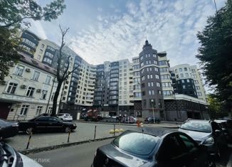 Продается двухкомнатная квартира, 67.1 м2, Калининград, улица Космонавта Леонова, 47