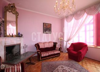 Сдается в аренду трехкомнатная квартира, 140 м2, Ялта, улица Леси Украинки, 10