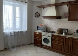 Сдам в аренду 4-ком. квартиру, 120 м2, Вологда, улица Чехова, 4