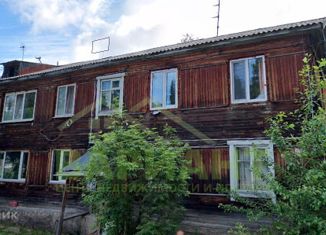 Продам 2-ком. квартиру, 27.9 м2, Ханты-Мансийск, улица Гагарина, 90