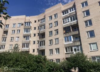 Продам комнату, 69 м2, Санкт-Петербург, Воскресенская набережная, 6-8, метро Площадь Ленина