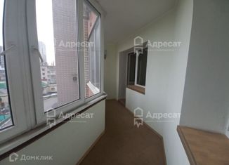 Продается трехкомнатная квартира, 112.7 м2, Волгоградская область, Куринская улица, 19