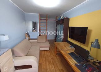 Продается 1-комнатная квартира, 33 м2, Новосибирск, улица Максима Горького, 95, метро Площадь Ленина