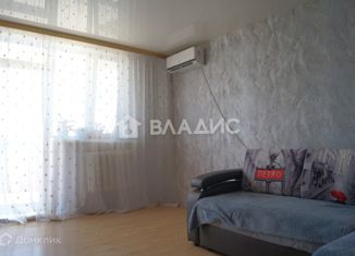 Продажа трехкомнатной квартиры, 58.6 м2, село Покровка, улица 50 лет Приморья, 17