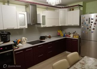 Продам 3-комнатную квартиру, 63.3 м2, Ижевск, улица Чайковского, 74, жилой район Малиновая Гора