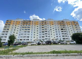 Продаю 1-ком. квартиру, 33 м2, Киров, улица Ивана Попова, 60к1, жилой район Чистые Пруды