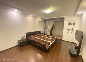 Продажа 4-комнатной квартиры, 123.6 м2, Невинномысск, улица Калинина, 180