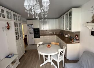 Продаю 3-ком. квартиру, 89 м2, Москва, Домостроительная улица, 14, ЖК Мещерский Лес