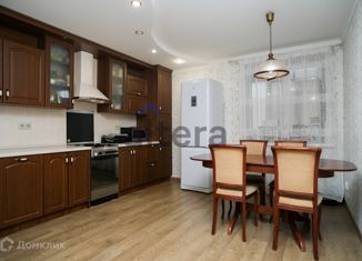 Продается двухкомнатная квартира, 67 м2, Татарстан, улица Фатыха Амирхана, 103