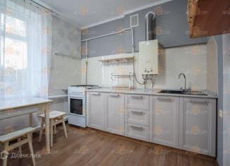 Сдаю 2-ком. квартиру, 45 м2, Ставрополь, улица Бурмистрова, 97, микрорайон № 16