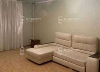 Сдаю в аренду 2-ком. квартиру, 76 м2, Волжский, проспект Дружбы, 102