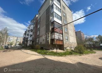 Трехкомнатная квартира на продажу, 65.7 м2, Воткинск, улица 1 Мая, 13