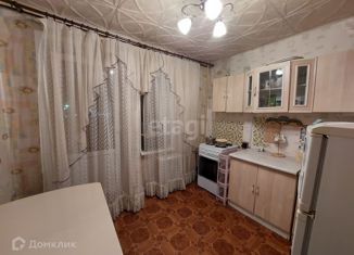 Сдам 2-ком. квартиру, 50 м2, Череповец, Набережная улица, 41