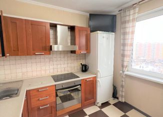 Продаю трехкомнатную квартиру, 74.4 м2, Москва, Лукинская улица, 14, метро Новопеределкино