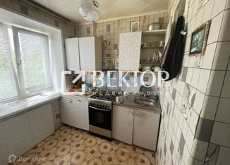 Продажа 3-комнатной квартиры, 50 м2, рабочий посёлок Константиновский, улица 20 лет Октября, 2А