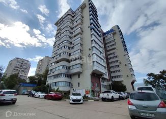 Продажа 2-ком. квартиры, 75 м2, Алушта, улица 60 лет СССР, 18