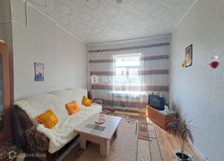 Продается трехкомнатная квартира, 68 м2, Белебей, улица Вахитова, 50