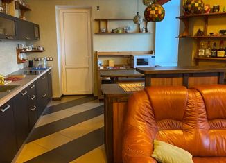 Аренда 5-комнатной квартиры, 150 м2, Владимир, улица Сакко и Ванцетти, 23