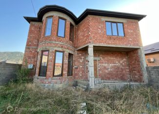 Продается дом, 288 м2, посёлок городского типа Ленинкент, улица Сатулаева, 1