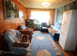 Сдается четырехкомнатная квартира, 64 м2, Свердловская область, улица Свердлова, 2А