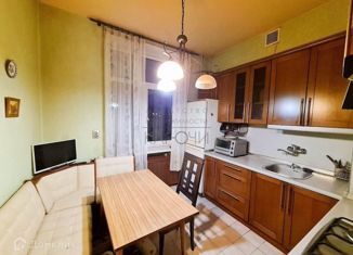 Продаю 3-ком. квартиру, 79.7 м2, Москва, Ленинский проспект, 70/11, метро Университет