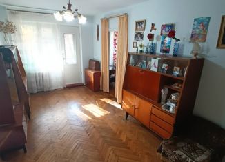 Продаю 3-ком. квартиру, 58 м2, Нальчик, улица Мальбахова, 64, район Стрелка
