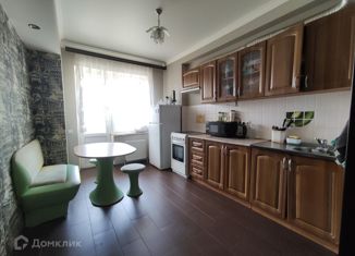 Продаю двухкомнатную квартиру, 72 м2, Ставрополь, 2-й Юго-Западный проезд, 2Г