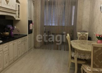 Продается 3-комнатная квартира, 124 м2, Карачаево-Черкесия, улица Панфилова, 44