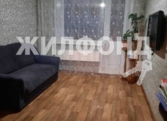 Продаю трехкомнатную квартиру, 50 м2, Мыски, улица 50 лет Пионерии, 8