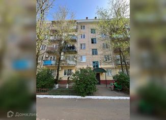 Продам 2-комнатную квартиру, 41 м2, Элиста, 3-й микрорайон, 3-й микрорайон, 16