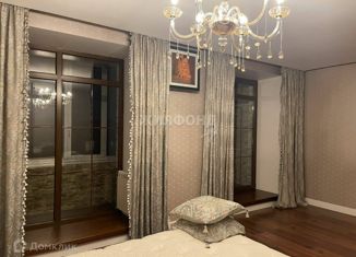 Продам 4-ком. квартиру, 145 м2, Черногорск, проспект Космонавтов, 35А