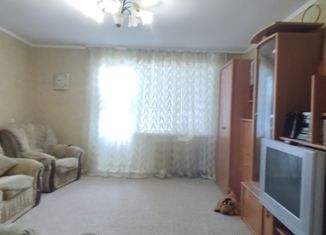 Продается четырехкомнатная квартира, 77 м2, Ипатово, улица Ленина, 122