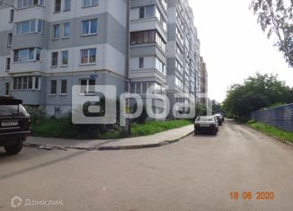 Продам трехкомнатную квартиру, 72 м2, Нижний Новгород, улица Маршала Казакова, 8к1, улица Маршала Казакова