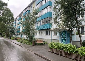 Продажа 3-комнатной квартиры, 61 м2, Альметьевск, улица Шевченко, 104