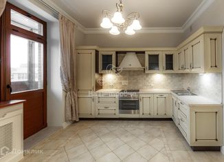 Продаю четырехкомнатную квартиру, 136.7 м2, Москва, Университетский проспект, 16, Университетский проспект