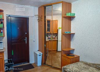 Продаю комнату, 13.3 м2, Тобольск, 6-й микрорайон, 42