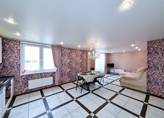 Сдаю в аренду 4-ком. квартиру, 120 м2, городской посёлок Рощино, Социалистическая улица, 15