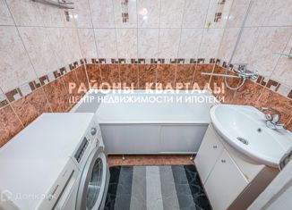 Продается двухкомнатная квартира, 49.7 м2, Челябинск, улица Братьев Кашириных, 110, Калининский район