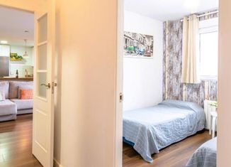 Продам 2-ком. квартиру, 65.5 м2, Краснодар, Тепличная улица, 62/1к1, ЖК Акварели 2