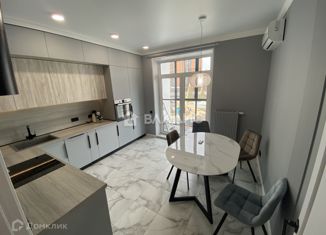 Сдается 2-ком. квартира, 60 м2, Челябинск, улица Академика Макеева, 34, ЖК Ньютон