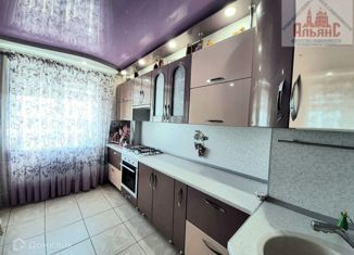 Продается 3-комнатная квартира, 69 м2, Ахтубинск, улица Агурина