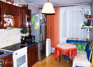 Продается 2-комнатная квартира, 53.1 м2, Москва, улица Богданова, 58, улица Богданова