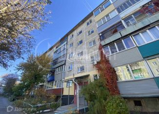 Продам четырехкомнатную квартиру, 73.4 м2, Курган, Чернореченская улица, 95