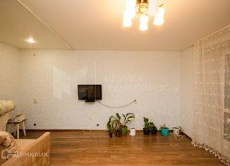 Продается 1-ком. квартира, 34 м2, Тюмень, Пролетарская улица, 110, Калининский округ