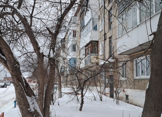 Однокомнатная квартира на продажу, 35 м2, Артёмовский, улица Дзержинского, 20