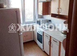 Продажа трехкомнатной квартиры, 60 м2, Кемерово, улица Радищева, 17А